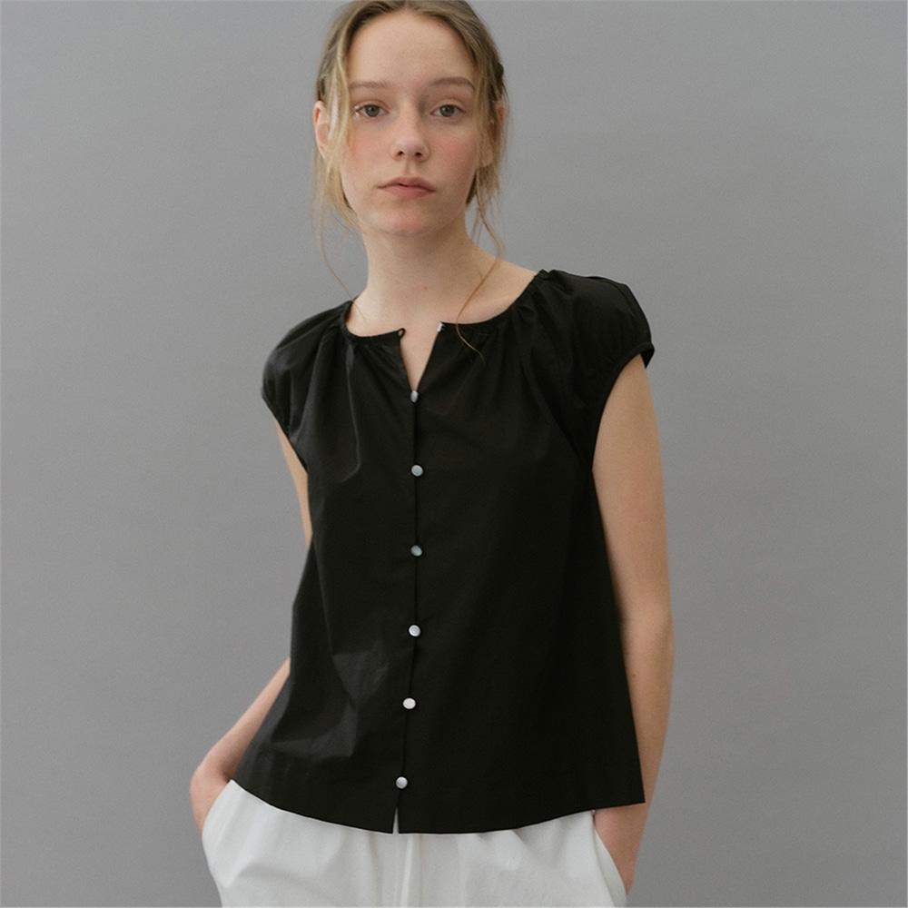 [블랭크03] cotton shirring button blouse (black)