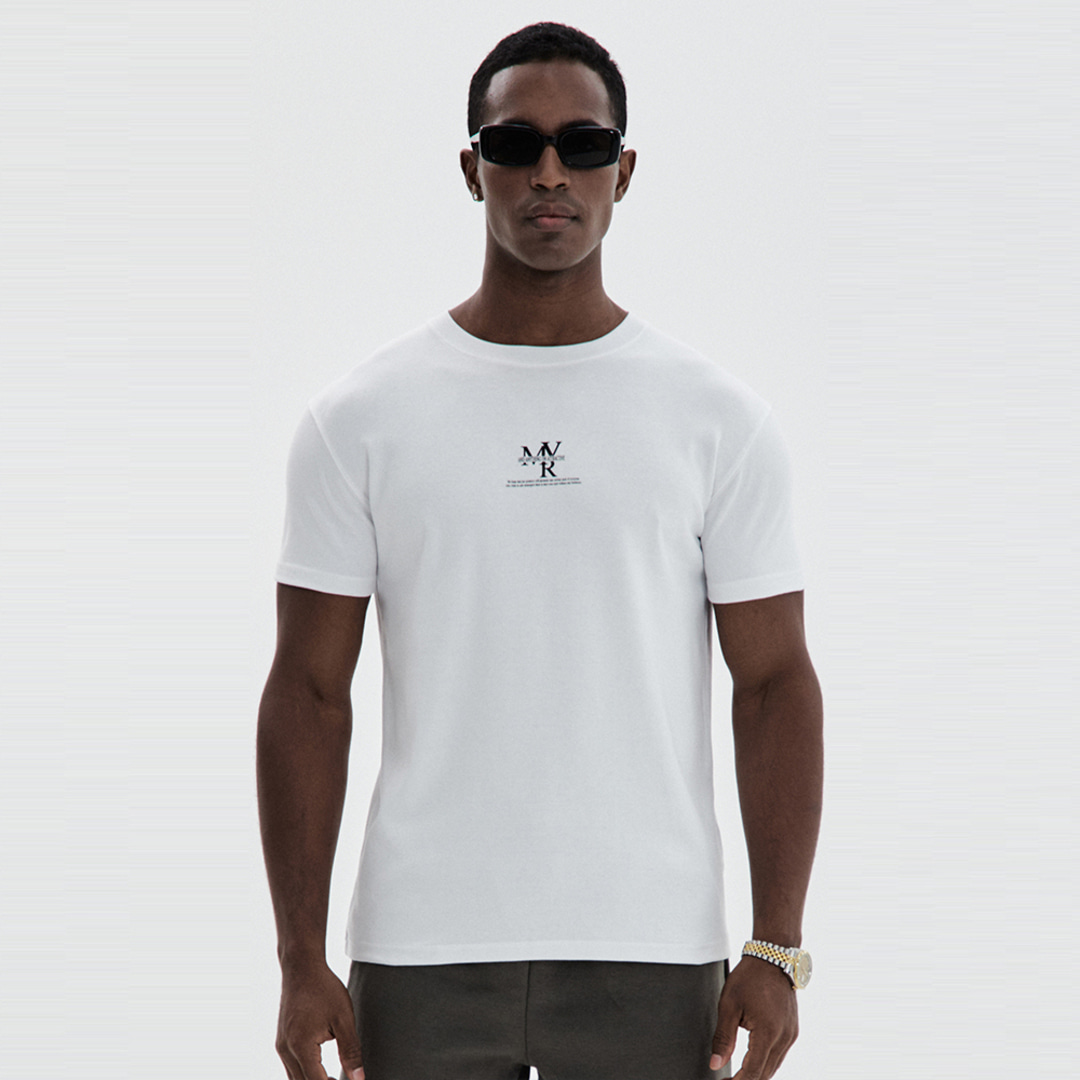 [매버릭] MVR 타이포 로고 슬림와이드 머슬핏 티셔츠 화이트