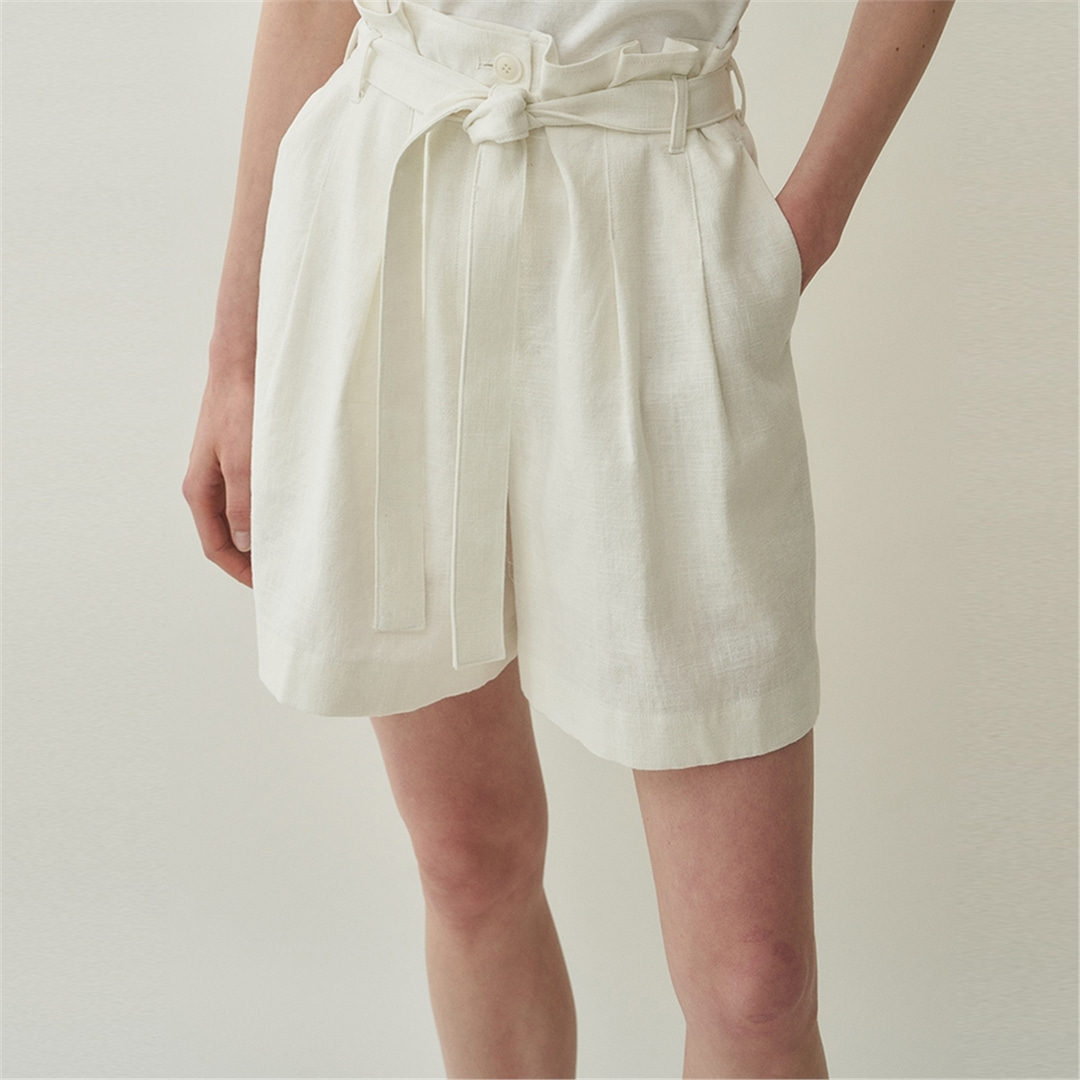 [블랭크03] linen tuck short pants (off white)